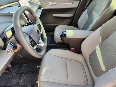 New 2025 Volvo EX30 Plus w/ Protection Package Premier image 3