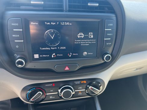 Used 2025 Kia Soul LX w/ LX Technology Package image 12