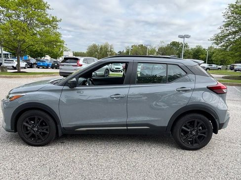 Used 2022 Nissan Kicks SR w/ Premium Package FWD image 5