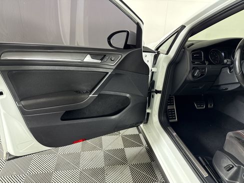 Used 2020 Volkswagen GTI S image 5