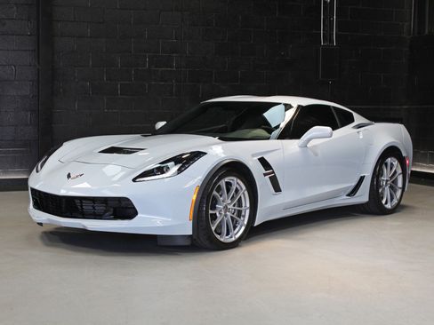 Used 2018 Chevrolet Corvette Grand Sport image 6