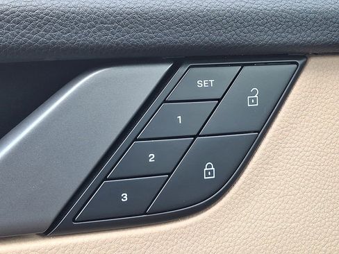 Used 2023 Porsche 911 Carrera image 26