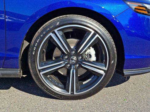 Used 2025 Honda Accord Sport image 8