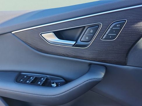 Used 2023 Audi Q7 3.0T Premium Plus image 35