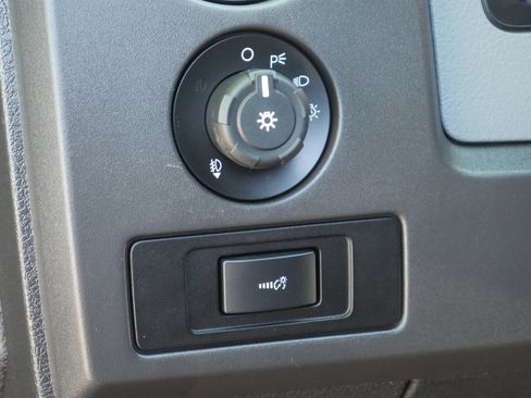 Used 2011 Ford F150 XLT w/ XLT Chrome Pkg AWD/4WD image 5
