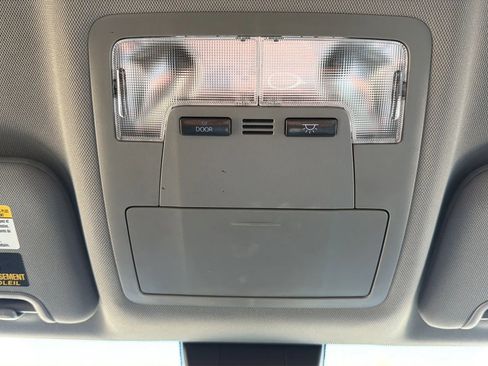 Used 2017 Toyota Highlander AWD V6 image 21