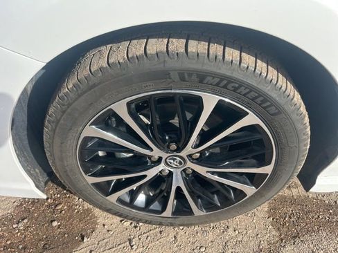 Used 2020 Toyota Camry SE w/ Convenience Package image 11