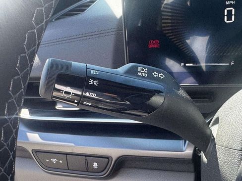 Used 2026 Kia Carnival FWD image 23