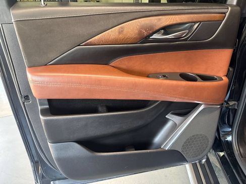 Used 2016 Cadillac Escalade ESV Premium AWD/4WD image 39