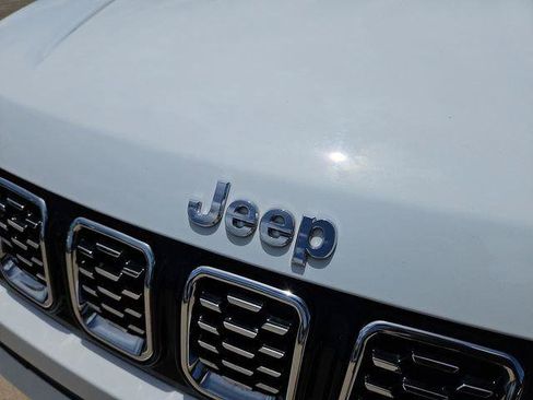 Used 2025 Jeep Compass Limited AWD/4WD image 28