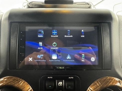 Used 2018 Jeep Wrangler Unlimited Sahara AWD/4WD image 23