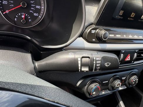 Certified 2021 Kia Forte Sedan FWD image 29