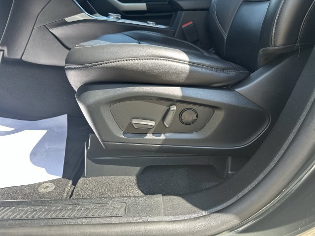 Used 2023 Ford Explorer XLT AWD/4WD image 23
