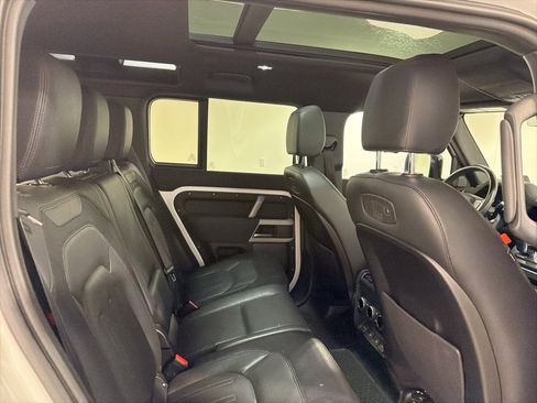 Used 2022 Land Rover Defender 110 X-Dynamic SE image 28