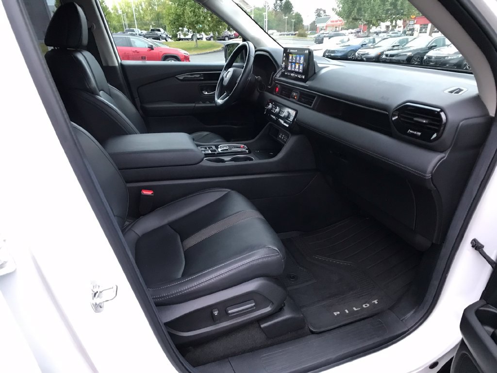 Certified 2025 Honda Pilot EX-L image 12