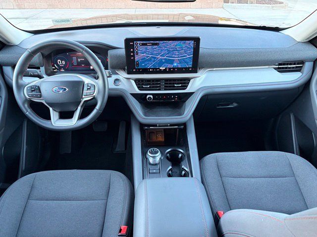 Used 2025 Ford Explorer Active RWD image 13