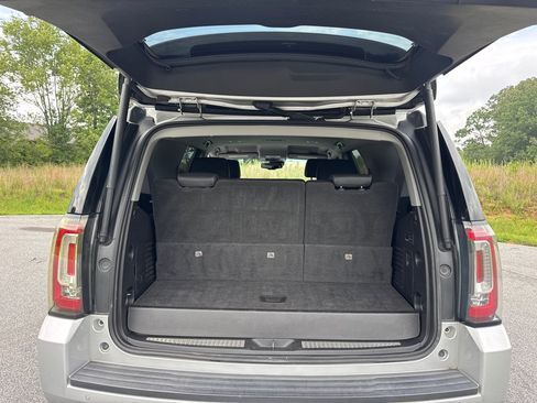 Used 2017 GMC Yukon SLT AWD/4WD image 16