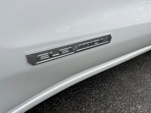 New 2025 GMC Sierra 1500 Elevation image 17