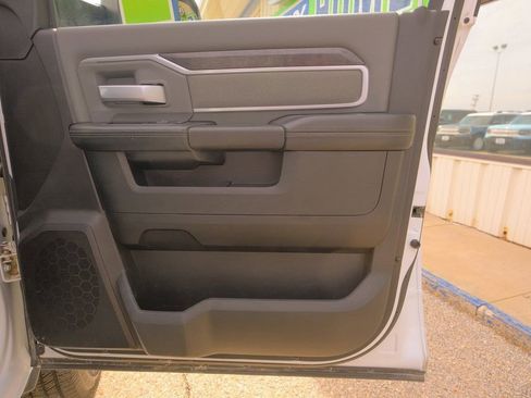 Used 2022 RAM 3500 Big Horn image 16