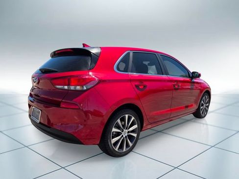 Used 2020 Hyundai Elantra GT FWD image 5