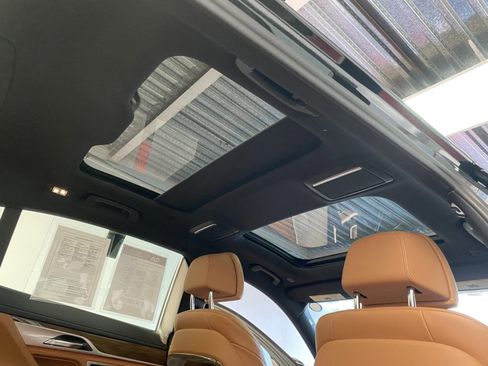 Used 2019 BMW 750i xDrive w/ Executive Package AWD/4WD image 16