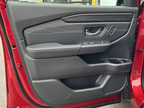 New 2026 Honda Pilot Touring image 10