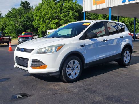 Used 2016 Ford Escape S FWD image 2