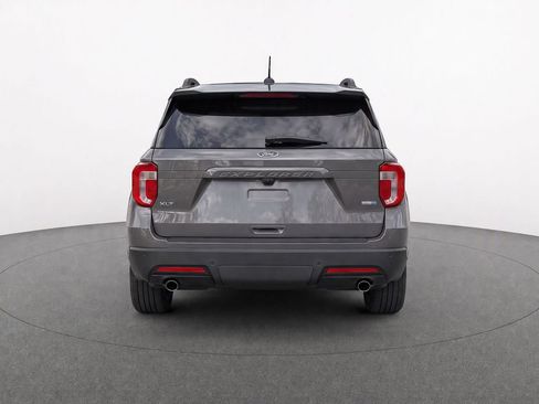 Used 2019 Ford Explorer XLT w/ Equipment Group 202A AWD/4WD image 6