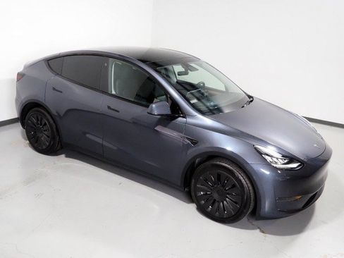 Used 2023 Tesla Model Y Long Range AWD/4WD image 11