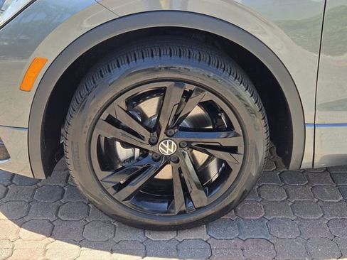 Certified 2023 Volkswagen Tiguan SE R-Line FWD image 10