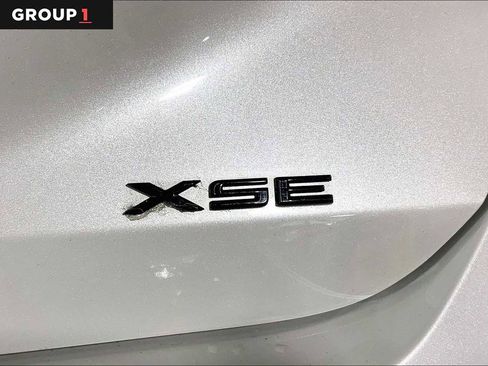 Used 2020 Toyota Avalon XSE w/ Carpet Mat Package image 10