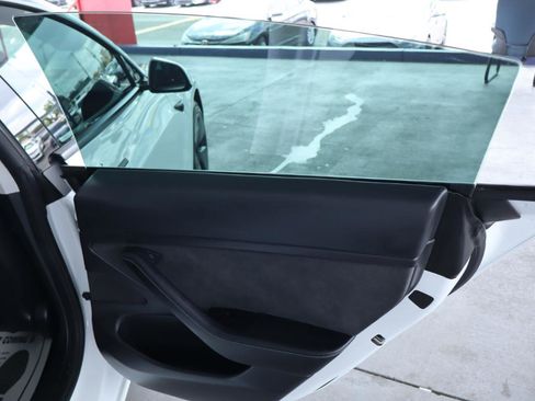 Used 2021 Tesla Model 3 Standard Range Plus image 27
