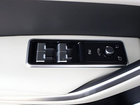 New 2026 Jaguar F-PACE R-Dynamic S image 11