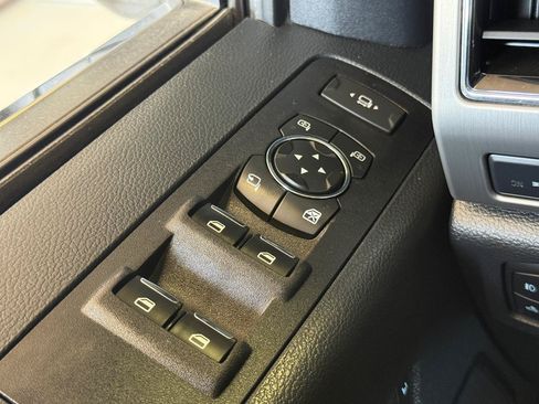 Used 2022 Ford F350 Platinum w/ Tremor Off-Road Package AWD/4WD image 21