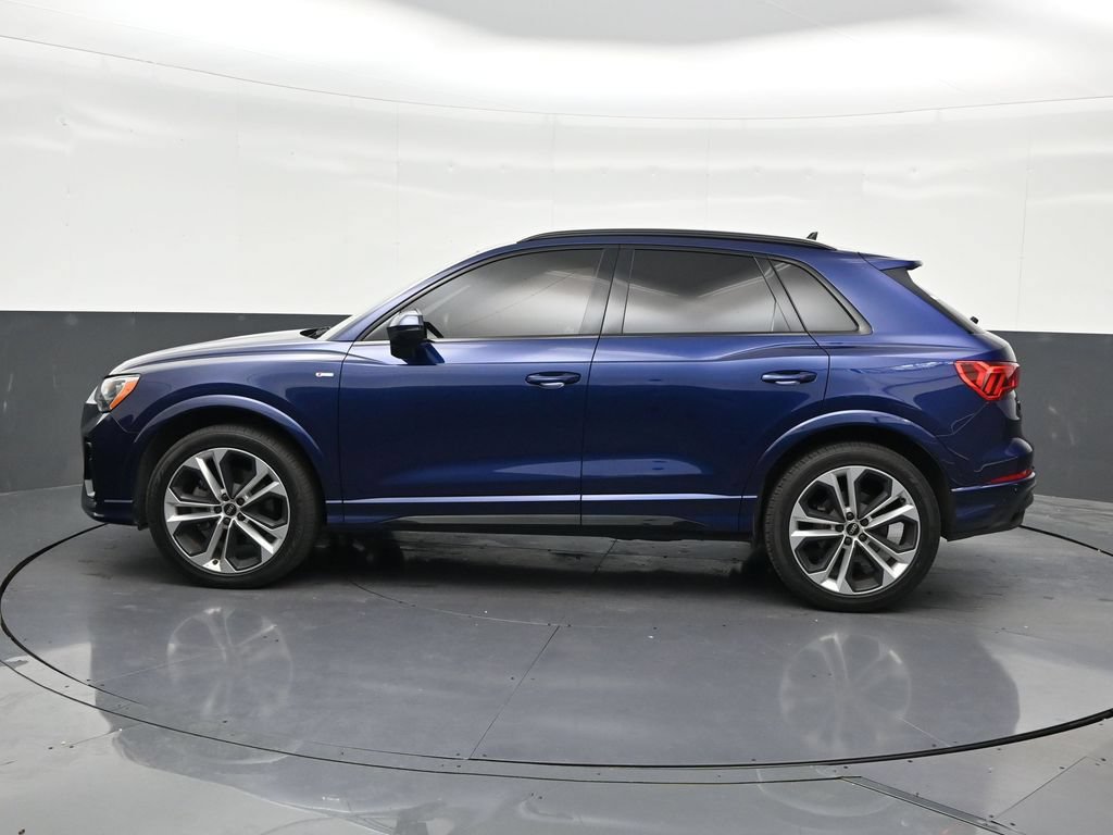 Used 2021 Audi Q3 2.0T Premium w/ Convenience Package AWD/4WD image 2