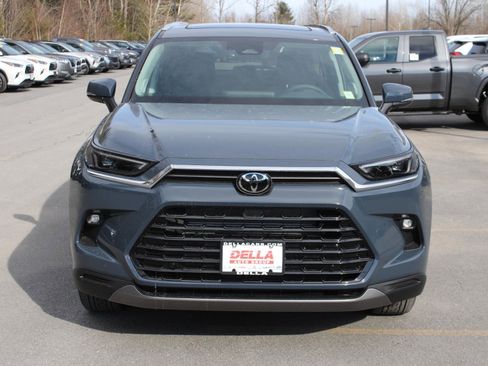 New 2026 Toyota Grand Highlander Limited image 2