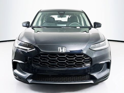 Used 2023 Honda HR-V LX image 2