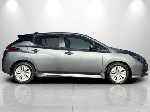 Used 2022 Nissan Leaf S image 8