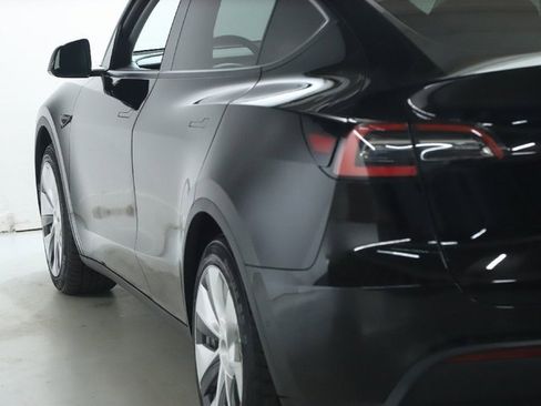 Used 2021 Tesla Model Y Long Range image 6