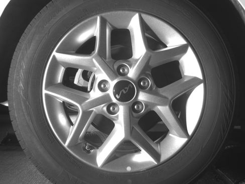 Used 2025 Kia Soul LX w/ LX Technology Package FWD image 15