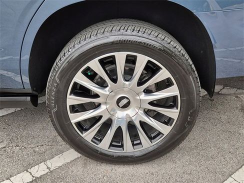 Certified 2026 Cadillac Escalade Platinum Luxury image 11