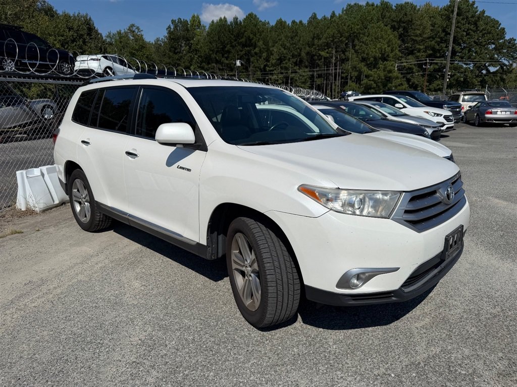 Used 2011 Toyota Highlander Limited w/ Tow Pkg AWD/4WD image 2