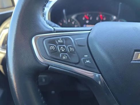 Used 2021 Chevrolet Equinox LT image 17