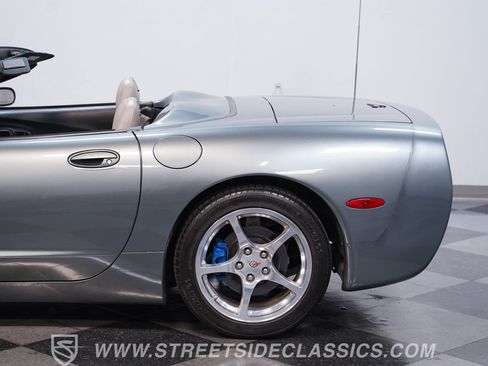 Used 2004 Chevrolet Corvette Convertible w/ Preferred Equipment Group RWD image 21