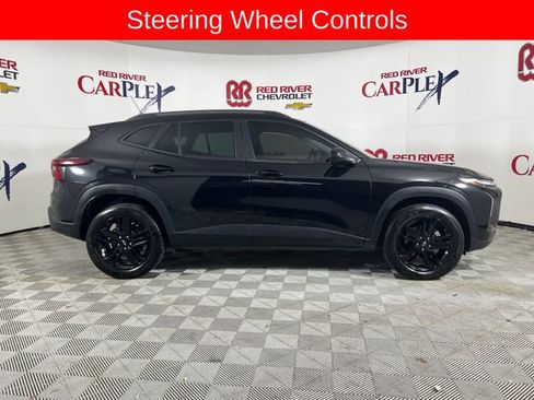 Used 2024 Chevrolet Trax ACTIV w/ Sunroof Package image 9