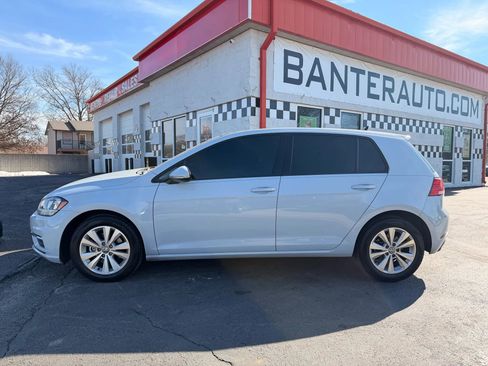 Used 2021 Volkswagen Golf 4-Door image 2