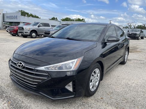 Used 2020 Hyundai Elantra SE FWD image 8