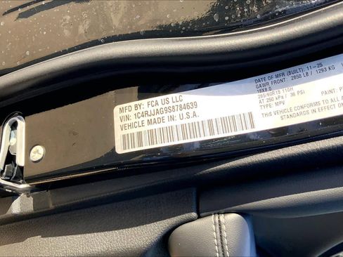 New 2025 Jeep Grand Cherokee L Altitude RWD image 19