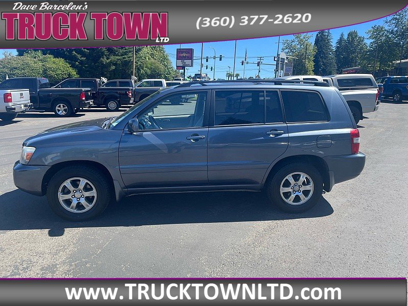 Used 2005 Toyota Highlander 2WD V6 w/ Appearance Pkg image 2