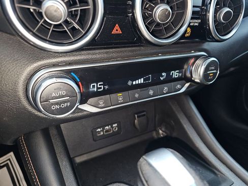 Used 2022 Nissan Sentra SR w/ Midnight Edition image 36